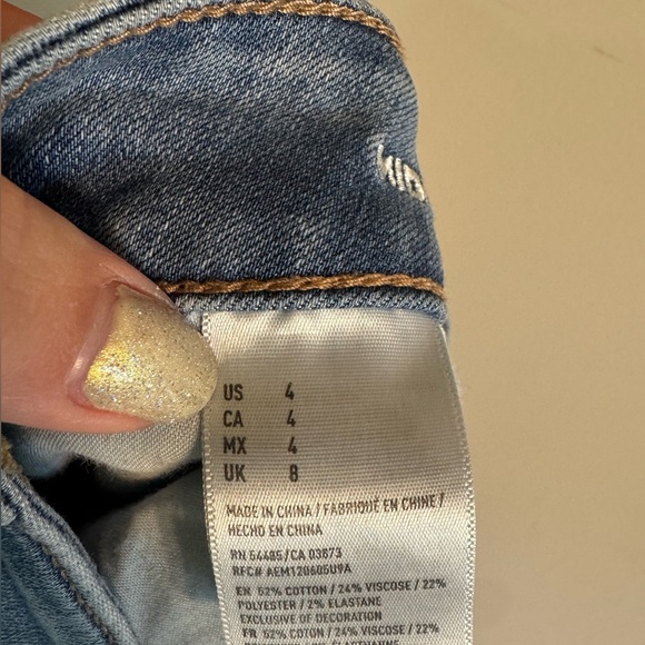 🚫sold🚫American Eagle Midi Super Super Stretch Distressed Short - Picture 6 of 6